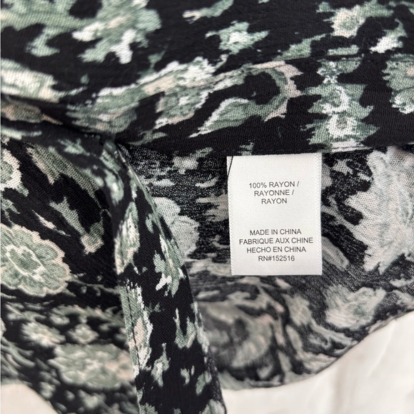 East Adeline Floral Women's Blouse 2X - Picture 5 of 6